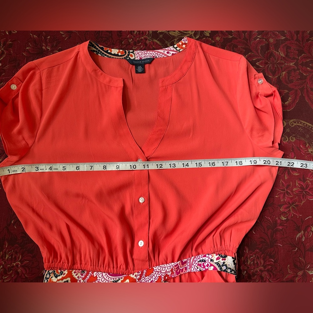 Tommy Hilfiger Coral Button-Front Dress with Printed Scarf Detail - Picture 7 of 11